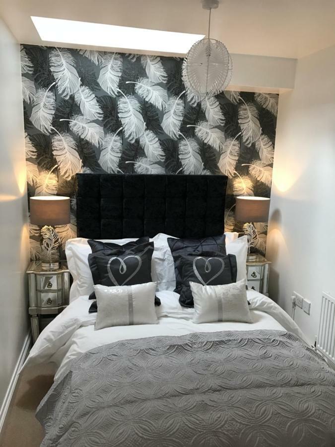 Luxury 2 Bed Apartment Witney Exterior photo